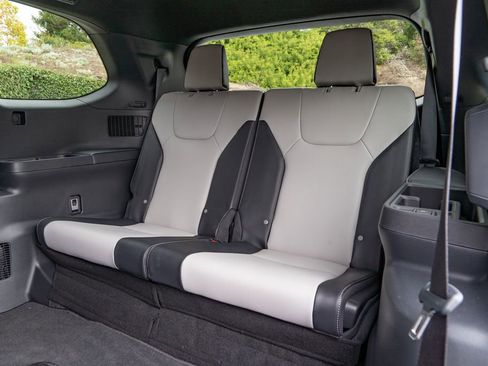 New 2026 Lexus TX 500h AWD image 16