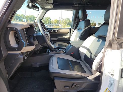 Used 2023 Ford Bronco Wildtrak image 13
