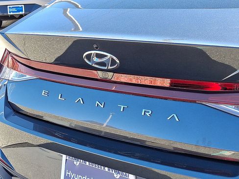 Used 2023 Hyundai Elantra SEL FWD image 23