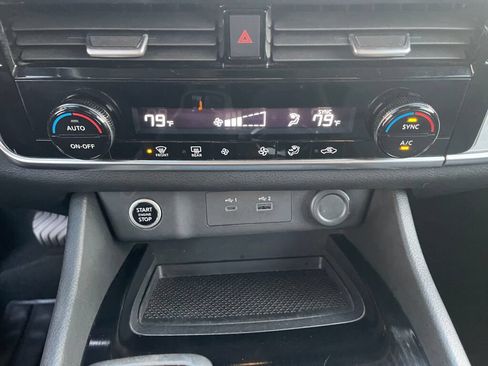 Used 2021 Nissan Rogue SV AWD/4WD image 12