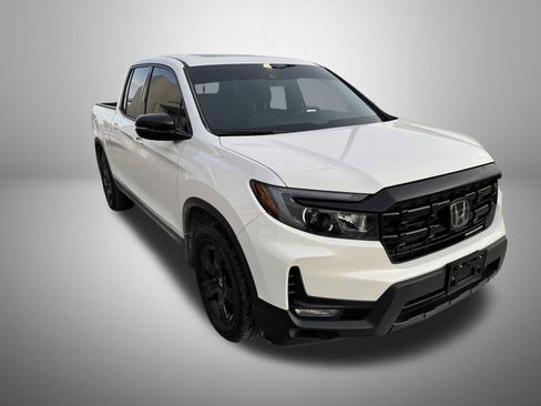 Used 2025 Honda Ridgeline Black Edition image 2