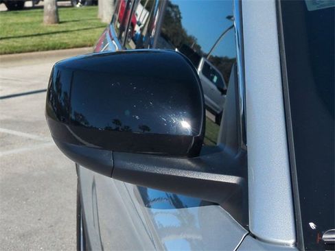 Used 2025 Jeep Grand Cherokee Laredo X image 12