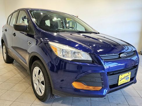 Used 2013 Ford Escape S image 3