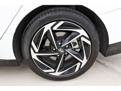 Used 2025 Hyundai Sonata SEL FWD image 30