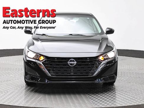 Used 2024 Nissan Sentra SV FWD image 2