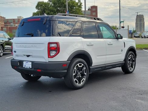 Certified 2023 Ford Bronco Sport Outer Banks w/ Tech Package AWD/4WD image 3