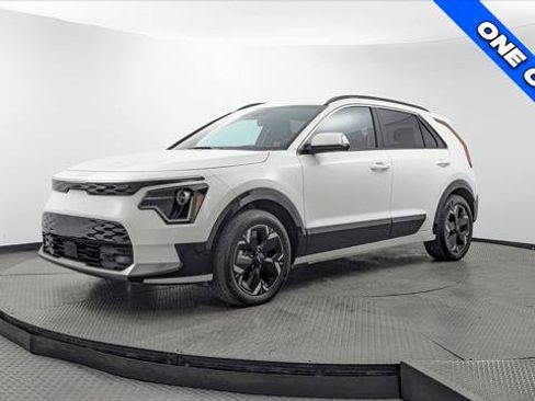 Used 2023 Kia Niro Wind FWD image 2