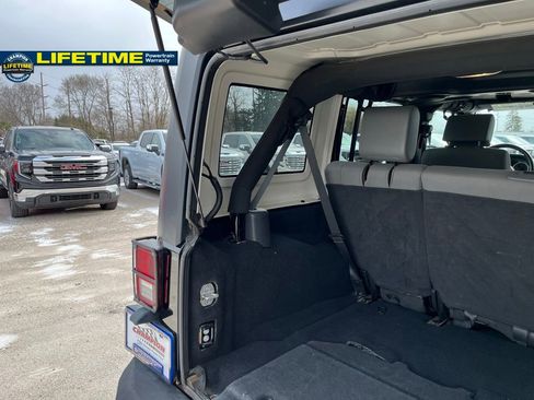 Used 2008 Jeep Wrangler Unlimited Sahara image 12