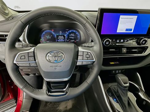 Used 2026 Toyota Highlander Platinum AWD/4WD image 11