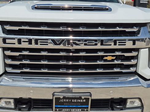 Used 2020 Chevrolet Silverado 3500 LTZ w/ LTZ Premium Package AWD/4WD image 9