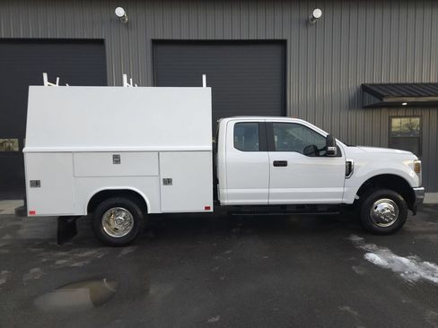 Used 2019 Ford F350 4x4 SuperCab DRW Super Duty image 5