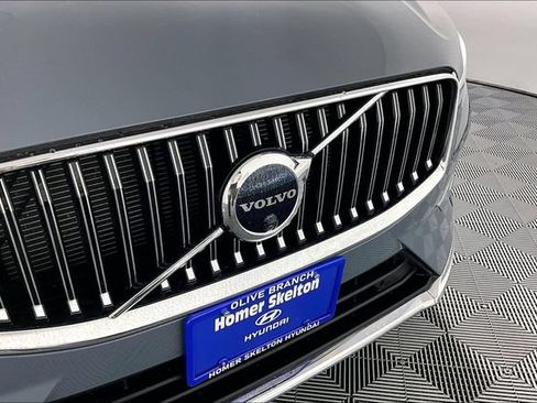 Used 2023 Volvo XC60 B5 Plus w/ Climate Package AWD/4WD image 30