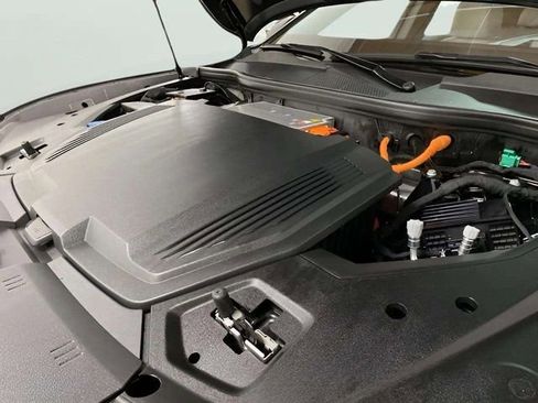 Used 2024 Audi Q8 e-tron Prestige w/ Prestige Package image 83