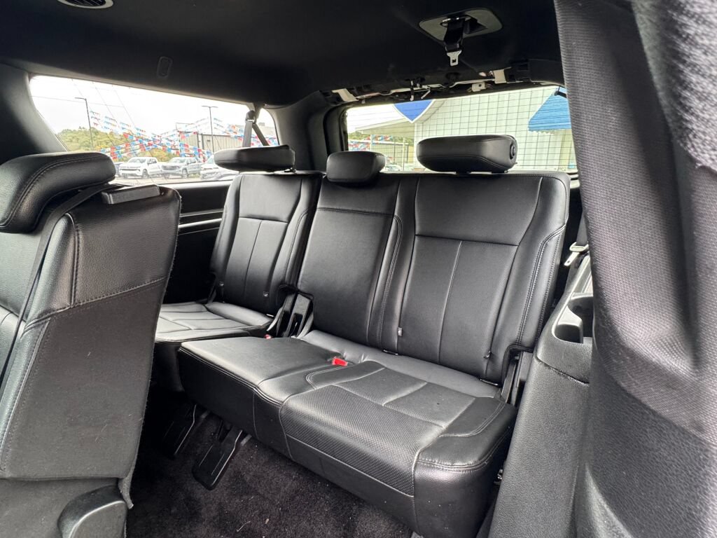 Used 2018 Ford Expedition Max XLT w/ Equipment Group 202A AWD/4WD image 20