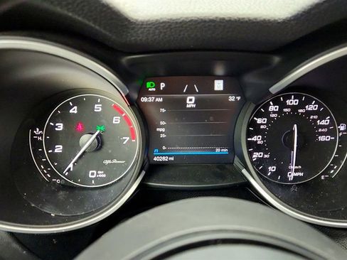 Used 2023 Alfa Romeo Stelvio Veloce image 15