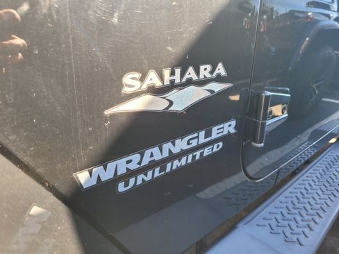 Used 2015 Jeep Wrangler Unlimited Sahara w/ Trailer Tow Group AWD/4WD image 9