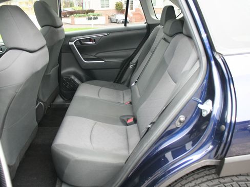 Used 2019 Toyota RAV4 XLE w/ Convenience Package image 36