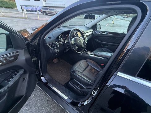 Used 2015 Mercedes-Benz GL 320 BlueTEC 4MATIC image 12