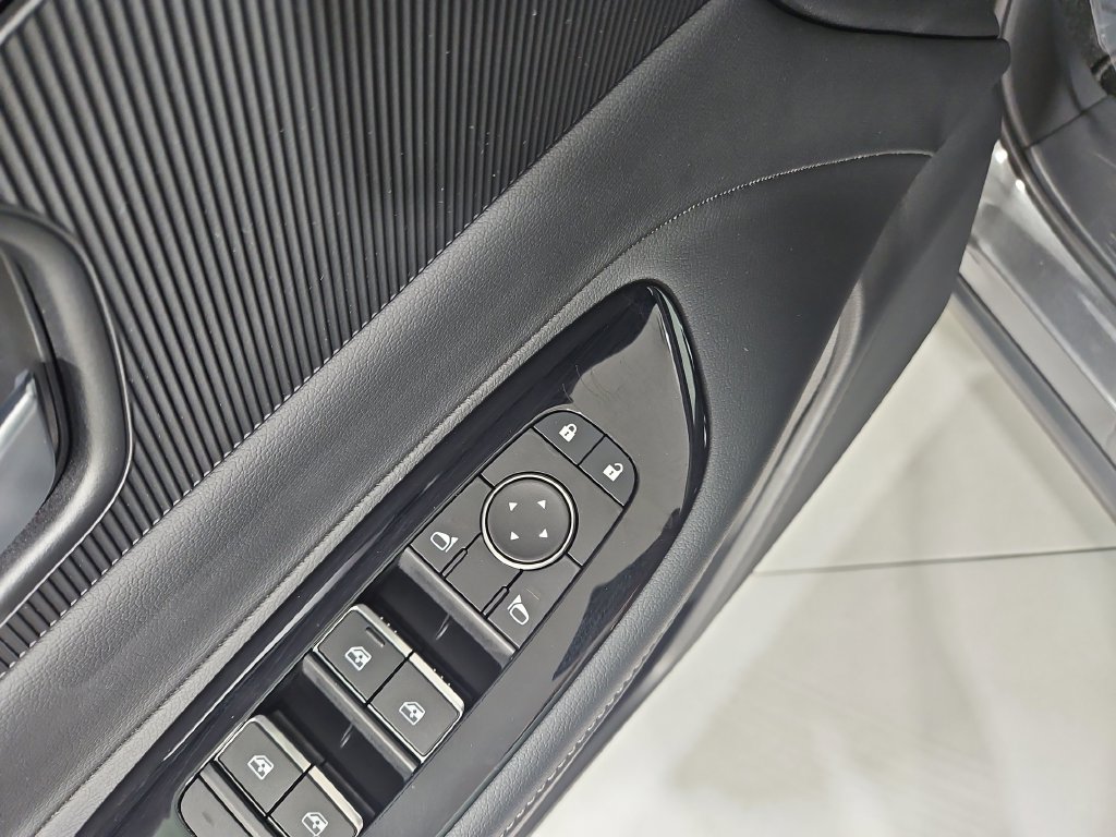 Certified 2025 Nissan Murano SV AWD/4WD image 13