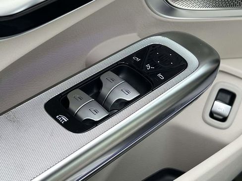 New 2026 Mercedes-Benz CLE 300 4MATIC Cabriolet image 16