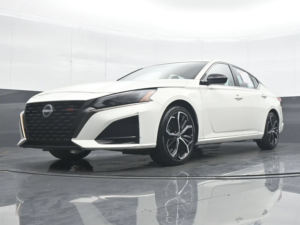 Used 2025 Nissan Altima 2.5 SR FWD image 26