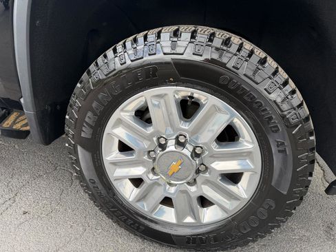 Used 2024 Chevrolet Silverado 2500 High Country w/ High Country Premium Package AWD/4WD image 25