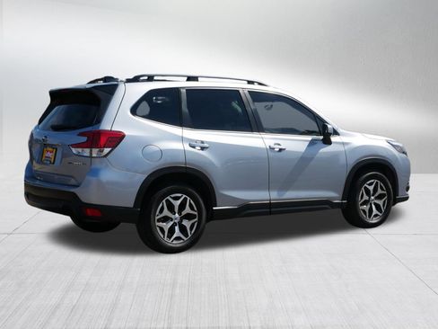 Used 2024 Subaru Forester Premium AWD/4WD image 7