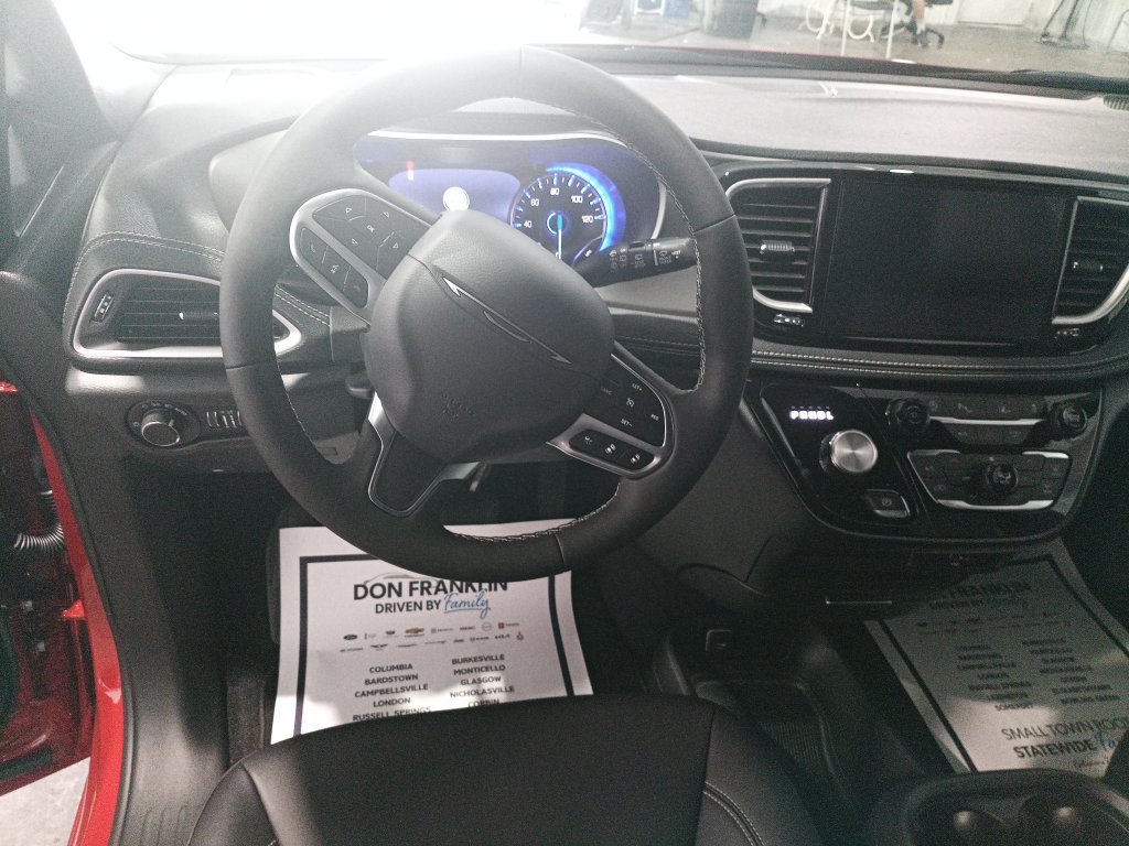New 2027 Chrysler Pacifica Select w/ Family Tech Group FWD image 14
