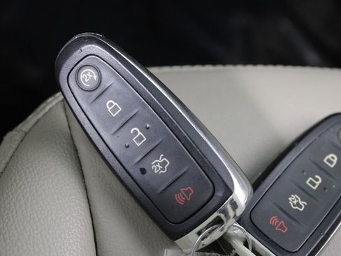 Used 2019 Ford Escape Titanium image 28