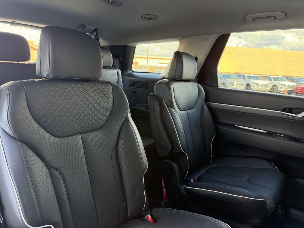 Used 2025 Hyundai Palisade SEL FWD image 40