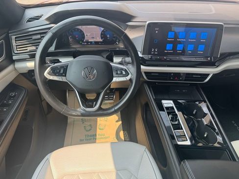 Used 2025 Volkswagen Atlas Cross Sport SEL Premium R-Line image 17