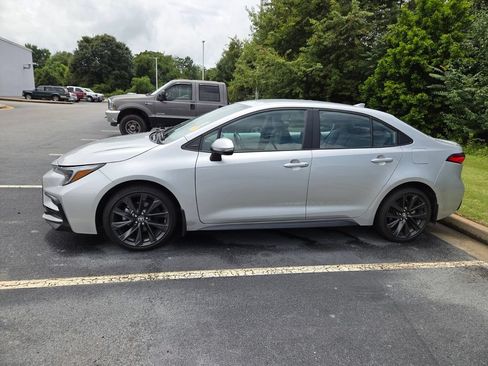 Used 2024 Toyota Corolla SE FWD image 4