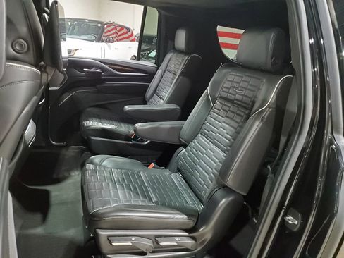 Used 2022 Cadillac Escalade ESV Sport Platinum w/ LPO, ONYX Package AWD/4WD image 25