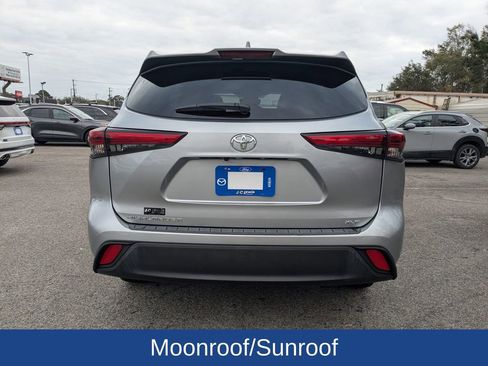 Used 2022 Toyota Highlander XLE image 5