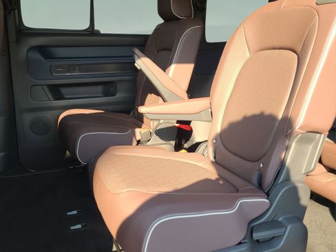 New 2025 Volkswagen ID. Buzz Pro S Plus image 9