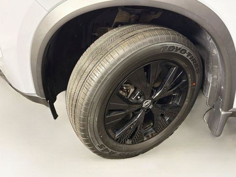 Used 2023 Nissan Rogue SV AWD/4WD image 37