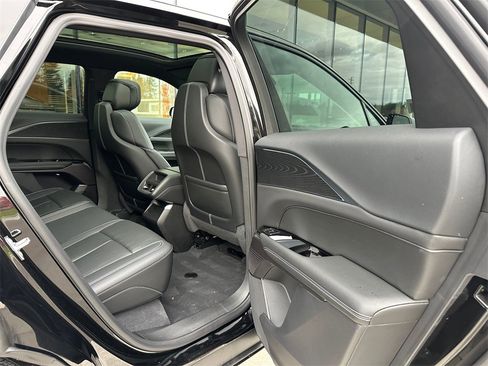 Used 2025 Cadillac Lyriq Sport image 13