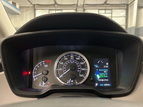 Used 2020 Toyota Corolla LE image 16