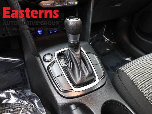 Used 2019 Hyundai Kona SE image 13