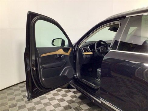 Used 2024 Volvo XC90 B6 Plus image 16