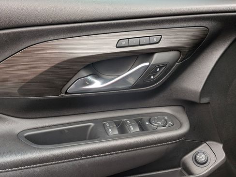 Used 2023 GMC Terrain SLT w/ Infotainment Package II image 15