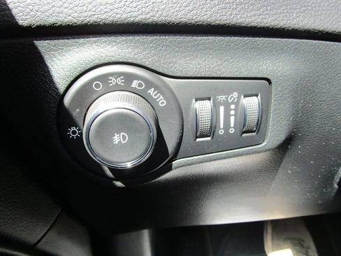 Used 2018 Jeep Compass Latitude AWD/4WD image 29