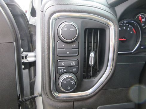 Certified 2022 Chevrolet Silverado 2500 LT w/ Convenience Package image 26