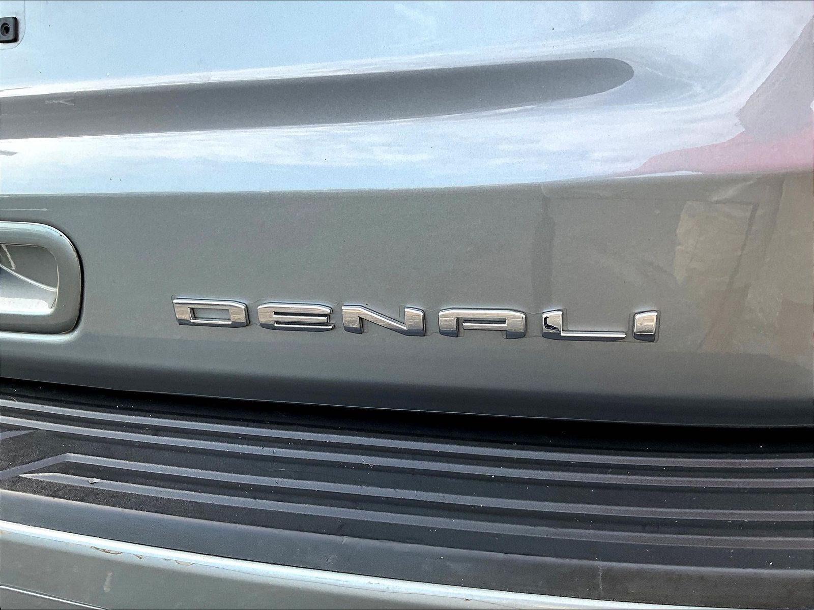Used 2023 GMC Yukon XL Denali Ultimate w/ LPO, Floor Liner Package AWD/4WD image 24