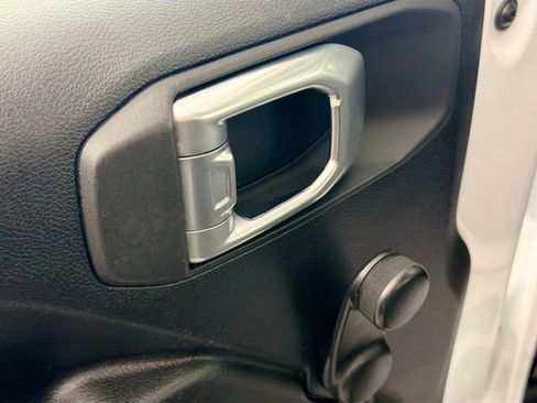 Used 2022 Jeep Wrangler Willys image 17