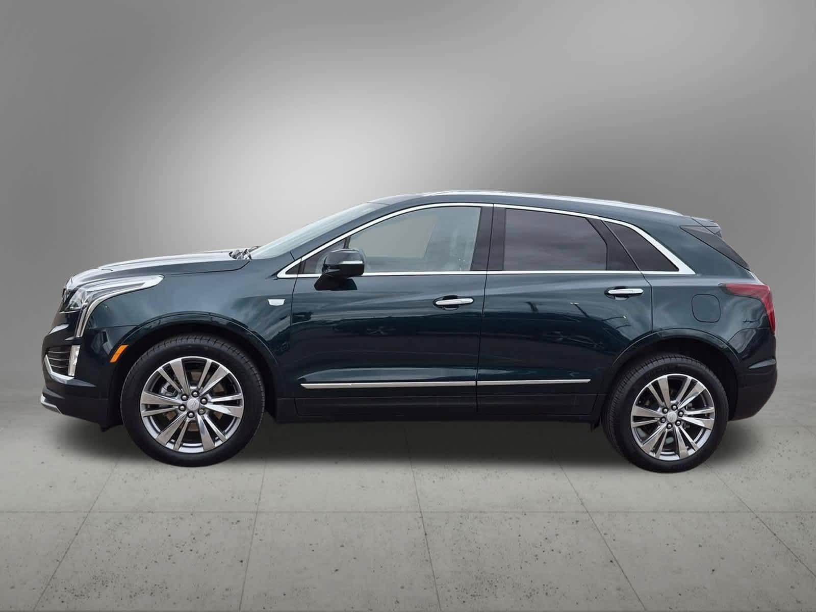 Used 2025 Cadillac XT5 Premium Luxury AWD/4WD image 3