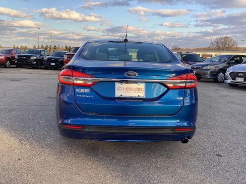Used 2018 Ford Fusion SE FWD image 8