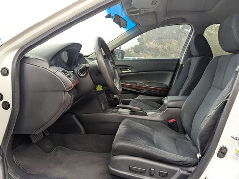 Used 2010 Honda Crosstour EX image 10