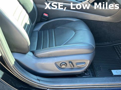 Used 2019 Toyota Avalon Touring w/ Advanced Safety Package image 28