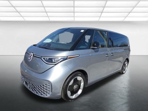 New 2025 Volkswagen ID. Buzz Pro S RWD image 3